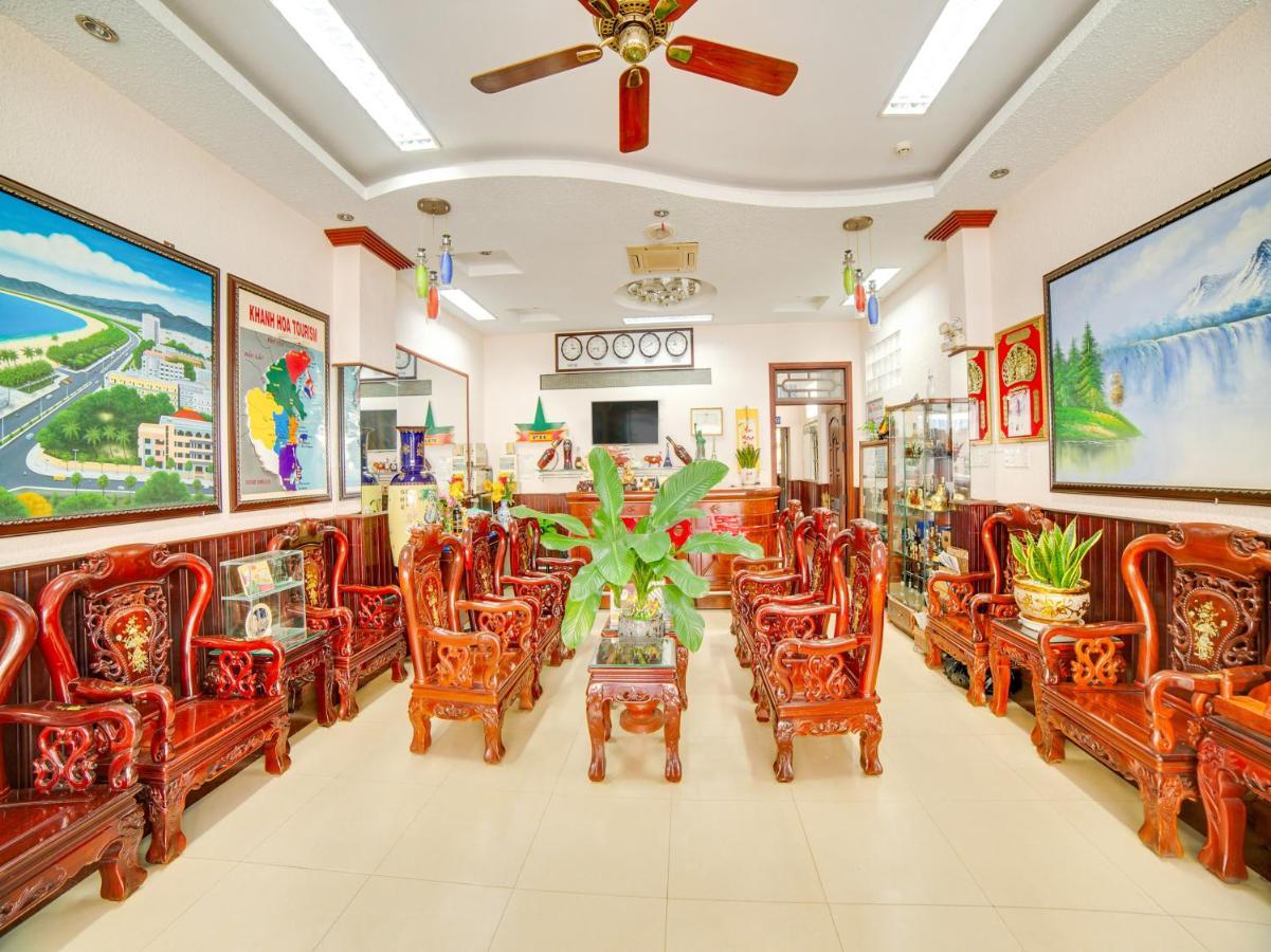 Oyo 563 Phu Thinh Hotell Nha Trang Exteriör bild